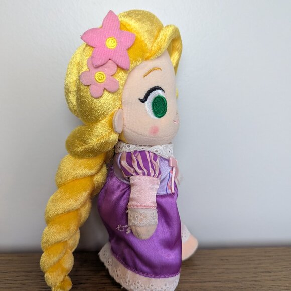 nuimos Disney Tangled Rapunzel Posable Doll w/removable clothes - Picture 4 of 5